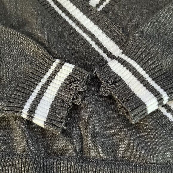 BaeVely The Lindale Distressed Detail V Neck Sweater Size Large Charcoal NWT - Picture 10 of 13